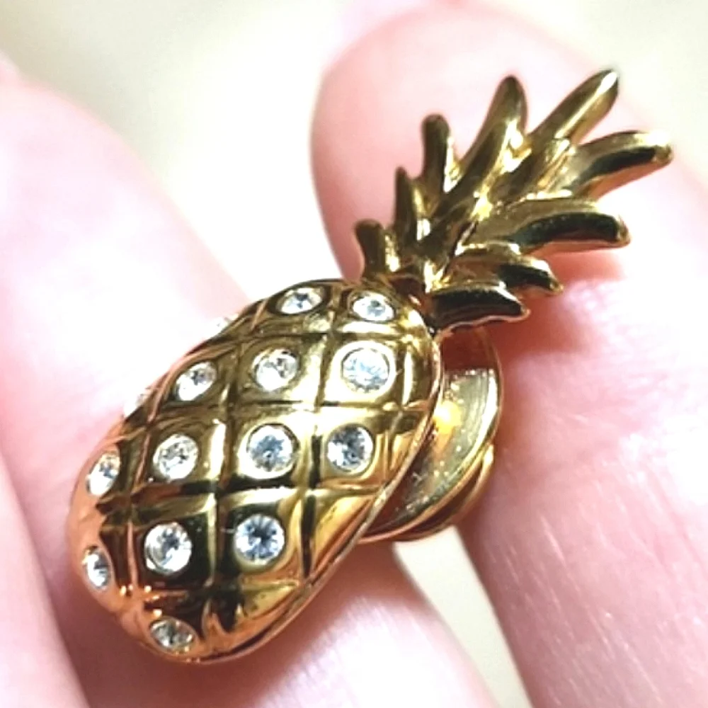 Swarovski Crystal Pineapple Lapel Pin/Tie Tack RARE
